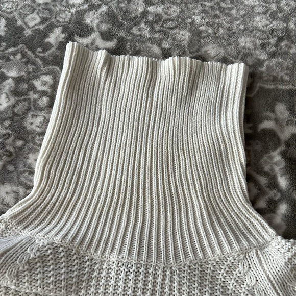 a new day, women’s size medium, cream colored, cowl-neck, tunic length, sweater - Picture 5 of 7